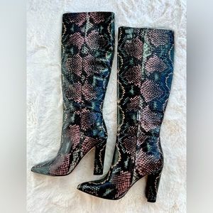 Sam Edelman Snake-Print
Pointed-Toe Tall-Shaft Boots
Wintergreen